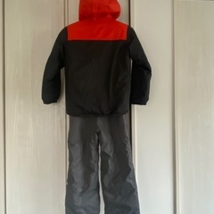 キッズ　Columbia　スキーウェア　　の画像