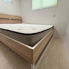 ★クイーンベッド・マットレス付き★の画像