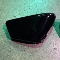 ホンダ マグナ250 サイドカバー 左右セット / 補修ベース・割れあり（MAGNA250 / MC29）黒 塗装済みの画像