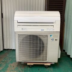 K07000 中古エアコン ダイキン 2014年製 主に14畳用 冷房能力 4.0KW / 暖房能力 5.0KWの画像