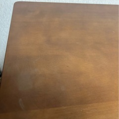 折りたたみできるデスクの画像