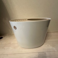 猫　上から入るトイレ
の画像