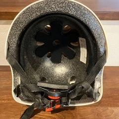 【受渡者確定】子供用ヘルメット　サイズ調整可能　自転車　の画像