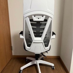 多機能オフィスチェア／ゲーミングチェア（リクライニング・フットレスト付き）の画像