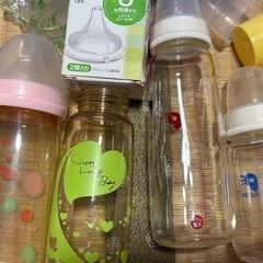 哺乳瓶、ミルトン、お粥カップ、ポーチ
の画像