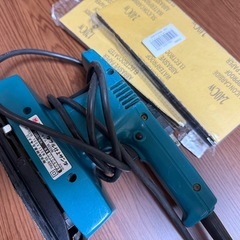 マキタ 仕上げサンダー 9035N  耐水ペーパー付の画像
