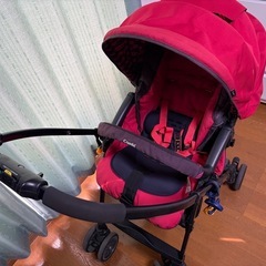 combi ベビーカー の画像