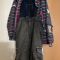 女の子　スキーウェア
の画像