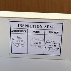 ニトリ製　カップボード　キッチンボード　キャビネット　食器棚　ロータイプ　脚付き　ホワイト／ブラウン　ガラス扉　観音開きの画像