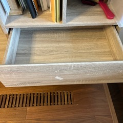 棚　ハンガー、引き出し収納つきの画像
