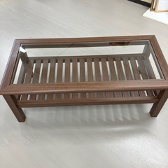 テーブルガラステーブルの画像