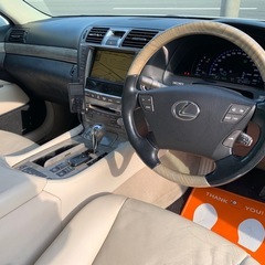 LS600h 中期 社外エアサスの画像