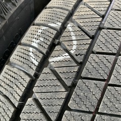 235/50/21  ブリヂストンスタッドレスの画像