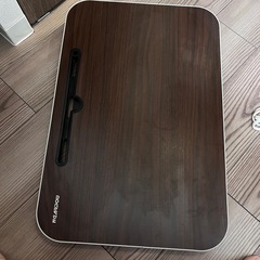 ベッド用折りたたみテーブルの画像