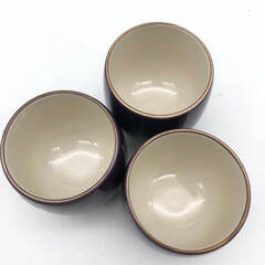 ss7974　葡萄色の食器 3個セット 平皿　湯飲み　おしぼりトレー付き たち吉 魚皿 ゆのみ 小ぶり 紫 無地 ころんとした ぶどう色 パープル お茶 お菓子 おもてなし 長角皿 中古の画像