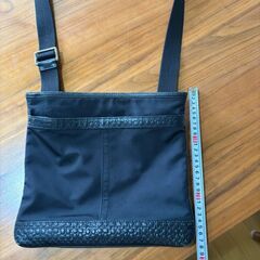 COACH コーチ F70597 ミニシグネチャー ショルダーバッグ 黒の画像