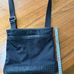 COACH コーチ F70597 ミニシグネチャー ショルダーバッグ 黒の画像