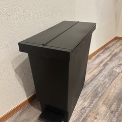 ペダルゴミ箱30Lの画像
