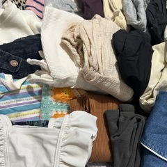 洋服まとめ売りの画像