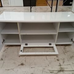 リユースのサカイ栃木店★ジモティ割あり★  TV台（キャスター付） ホワイト W119×D39×H49.5 クリーニング済み TC11710の画像