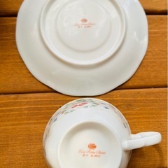 KIRII New Bone China カップ&ソーサの画像