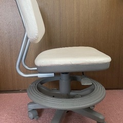 回転椅子の画像