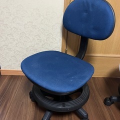 無料　差し上げます　椅子　学習机の椅子　の画像