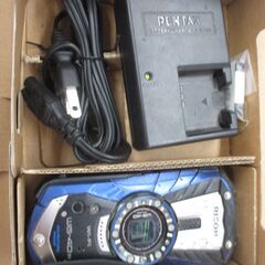 リコー RICOH WG-40W デジタルカメラ 中古品 バッテリ一個/充電アダプタ/説明書 2015年製 【ハンズクラフト宜野湾店】の画像