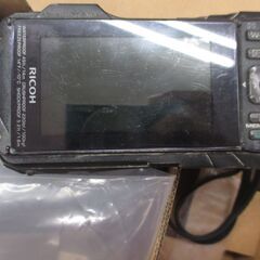 リコー RICOH WG-40W デジタルカメラ 中古品 バッテリ一個/充電アダプタ/説明書 2015年製 【ハンズクラフト宜野湾店】の画像