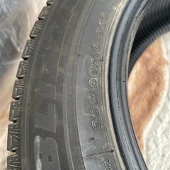 ブリヂストン スタッドレスタイヤ BRIDGESTONE バリ溝 VRX3 ブリザック205/60/16   22年の画像