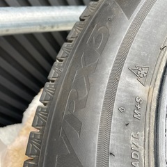 ブリヂストン スタッドレスタイヤ BRIDGESTONE バリ溝 VRX3 ブリザック205/60/16   22年の画像