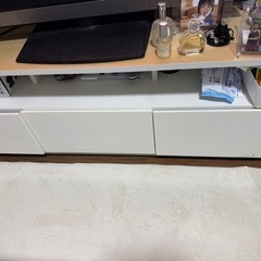 42インチ　テレビとテレビ台の画像