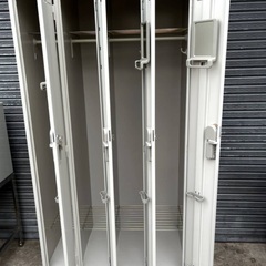 コクヨ 4人用ロッカー スチールロッカー 更衣室 ロッカーの画像