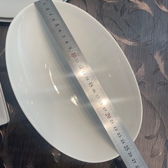 真っ白なお皿の画像