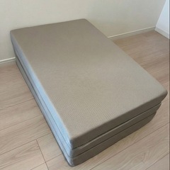 三つ折りマットレス
の画像