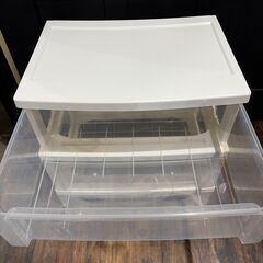 美品 キャスター付き 3段 クリアケース チェストの画像