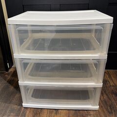 美品 キャスター付き 3段 クリアケース チェストの画像