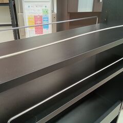 リユースのサカイ栃木店★ジモティ割あり★  隙間収納棚（キャスター付） ブラック×ブラウン W18×D55×H180 クリーニング済み TC11715の画像
