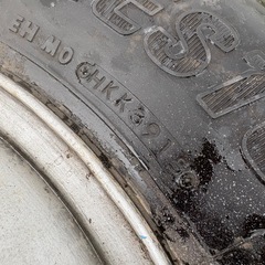 中古タイヤ　中型トラック用の画像
