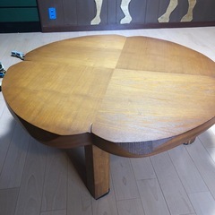 お花形のコタツ
の画像