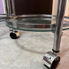 3段ガラスワゴン2つセットの画像