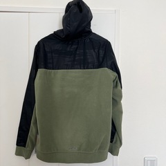 adidas フリースパーカーの画像