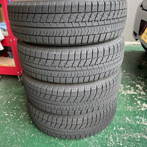 決まりました。175/65R15アクア　TOYOTA スタッドレスタイヤ４本セット　ブリヂストン　ブリザックＶＲＸ