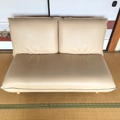 二人掛けソファの画像