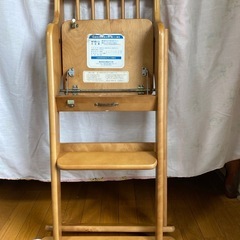 子供用木製折りたたみ椅子の画像