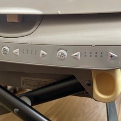 コンビ電動ハイローチェア収納ボックス、テーブル付きの画像