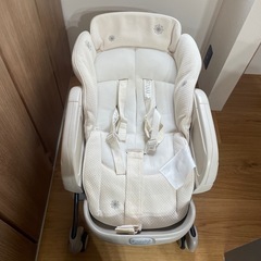 コンビ電動ハイローチェア収納ボックス、テーブル付きの画像