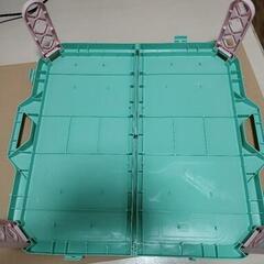 軽量！便利！折りたたみプラスチックテーブル　キャンプ、子供用、物置台など使い方色々の画像