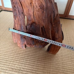 木製　鷹のオブジェの画像