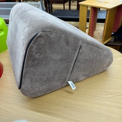 Tempur テンピュール ベッドウェッジ 寝具 クッション のご紹介です！　の画像